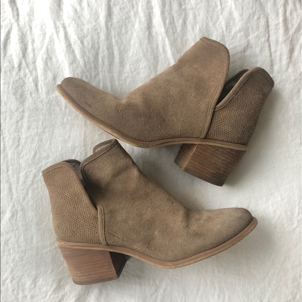 Hinge Suede Leather Tan Booties - Size 7